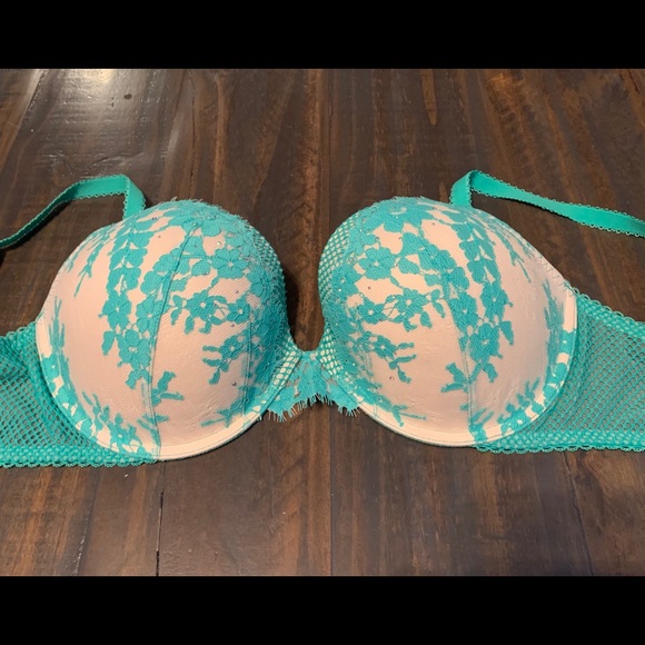 Victoria’s Secret Dream Angel push up - Picture 2 of 5